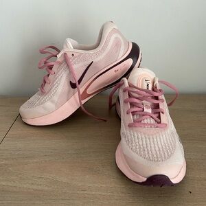 Nike Women's Pink and Cream Athletic Shoes